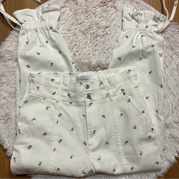 Something Navy Sylvia High Waisted Floral Embroidered Tie Ankle Jeans in White - Picture 2 of 12